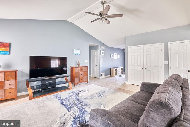 1018 BOWMAN ST, Reading, PA 19605