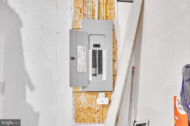 1018 BOWMAN ST, Reading, PA 19605