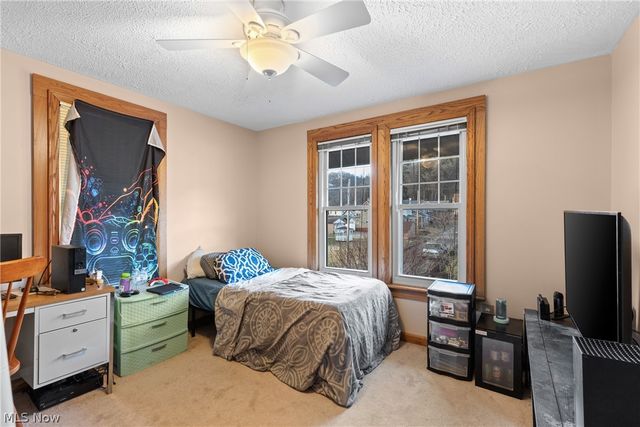 13 Prospect Street, Bridgeport, OH 43912