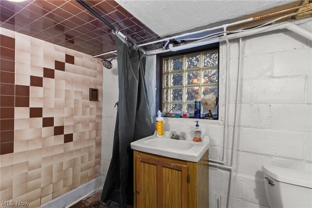 13 Prospect Street, Bridgeport, OH 43912