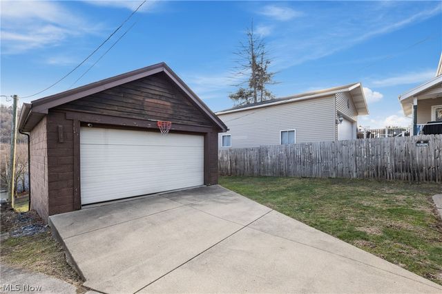 13 Prospect Street, Bridgeport, OH 43912