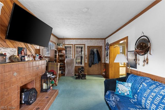 13 Prospect Street, Bridgeport, OH 43912