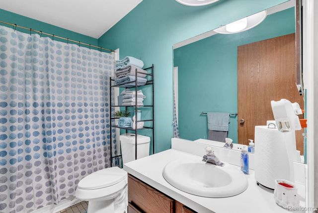 3170 Woods Circle, Detroit, MI 48207