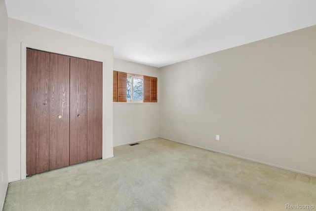 3170 Woods Circle, Detroit, MI 48207