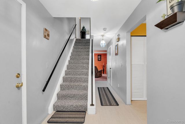 3170 Woods Circle, Detroit, MI 48207