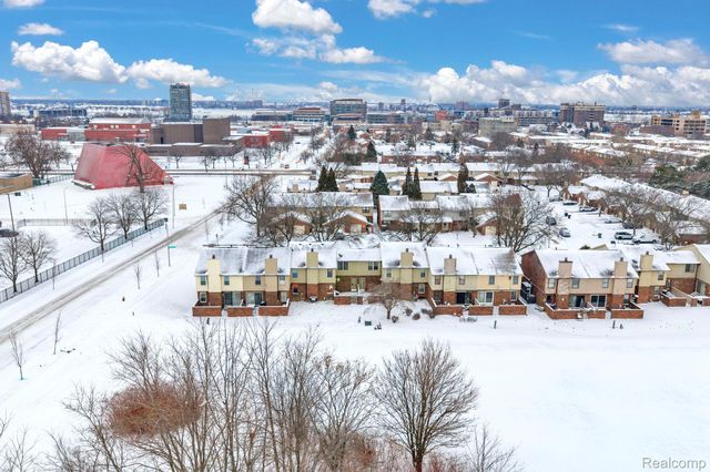 3170 Woods Circle, Detroit, MI 48207