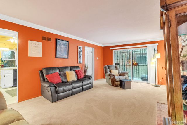 3170 Woods Circle, Detroit, MI 48207