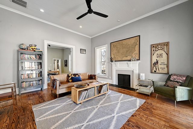 405 N Austin St, Marfa, TX 79843