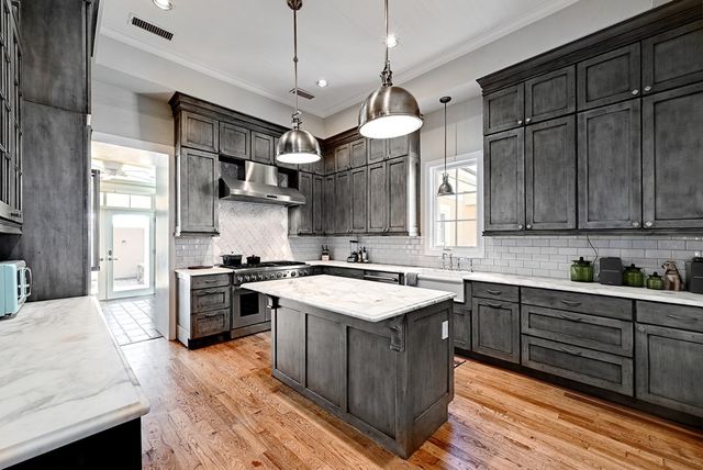 405 N Austin St, Marfa, TX 79843