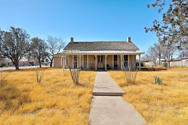 405 N Austin St, Marfa, TX 79843