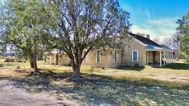 405 N Austin St, Marfa, TX 79843