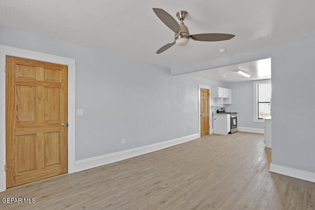 404 W OVERLAND Avenue B, El Paso, TX 79901