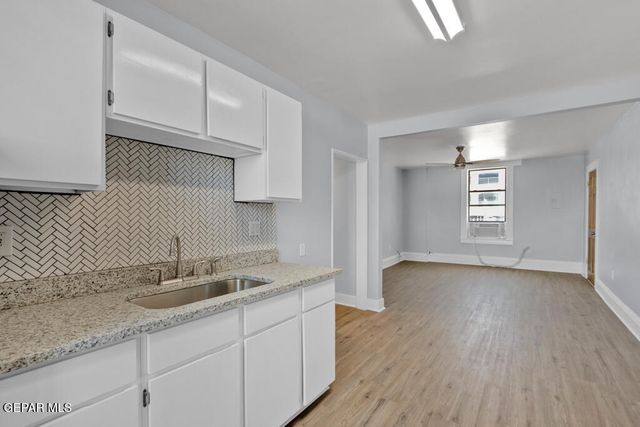 404 W OVERLAND Avenue B, El Paso, TX 79901