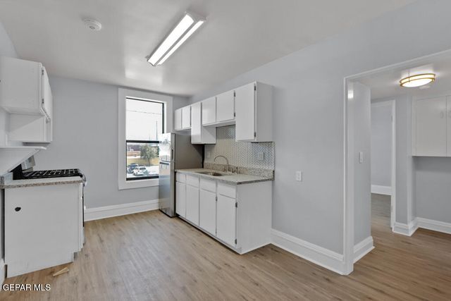 404 W OVERLAND Avenue B, El Paso, TX 79901