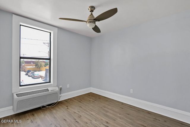 404 W OVERLAND Avenue B, El Paso, TX 79901