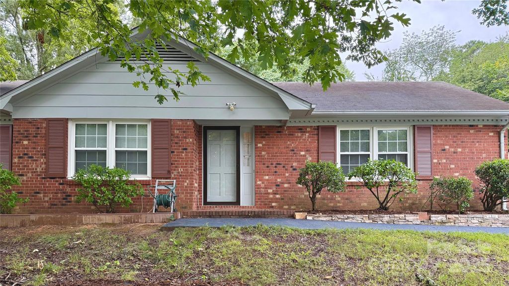 915 Eaglewood Avenue, Charlotte, NC 28212