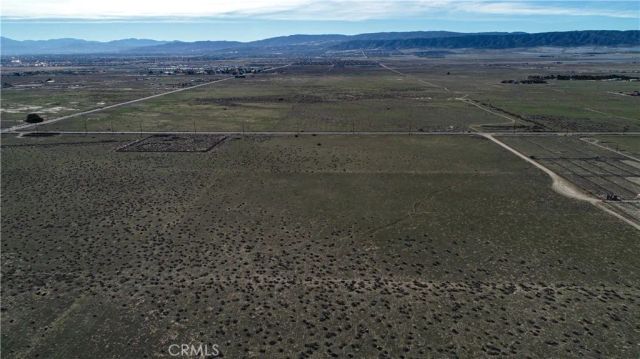3 W H, Lancaster, CA 93536