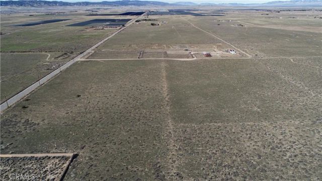 3 W H, Lancaster, CA 93536