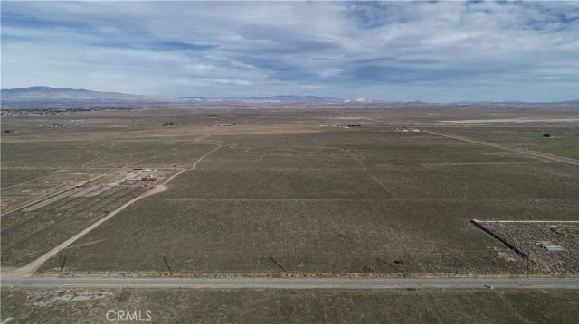3 W H, Lancaster, CA 93536