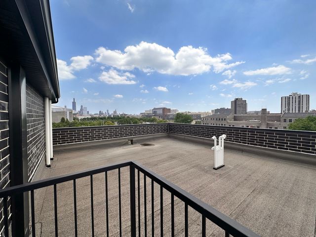 35 S Hoyne Avenue 4A, Chicago, IL 60612