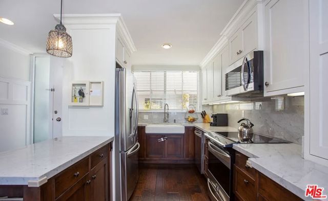 16601 Marquez Avenue 304, Pacific Palisades (los Angeles), CA 90272