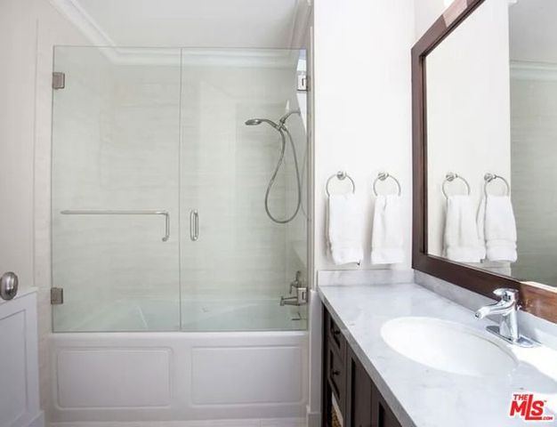 16601 Marquez Avenue 304, Pacific Palisades (los Angeles), CA 90272