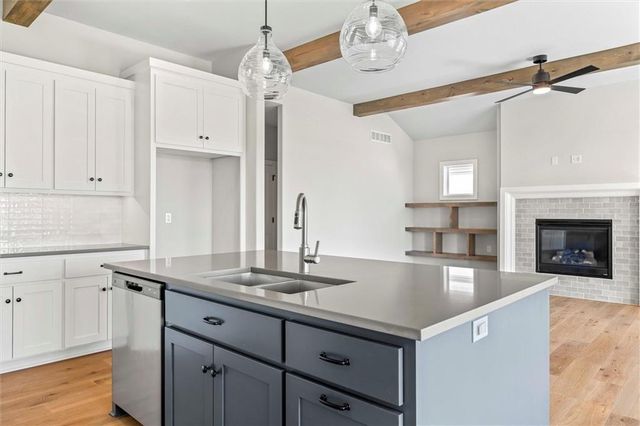 18508 Pawnee Lane, Overland Park, KS 66085