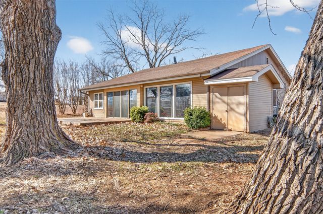 135 Lakeview Drive, Runaway Bay, TX 76426