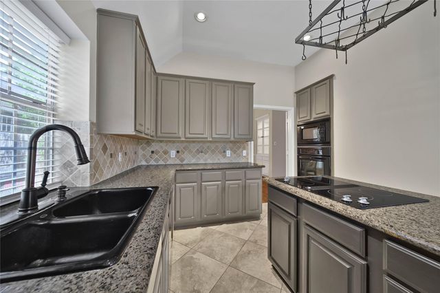 6710 High Knoll Drive, Sugar Land, TX 77479