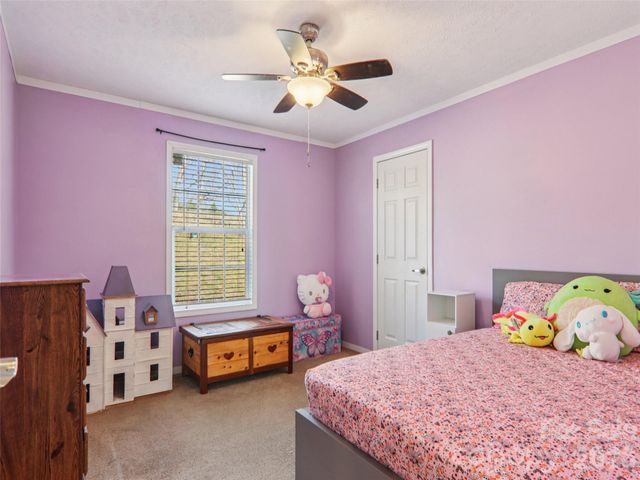 3195 N Clear Creek Road, Hendersonville, NC 28792