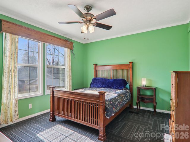 3195 N Clear Creek Road, Hendersonville, NC 28792