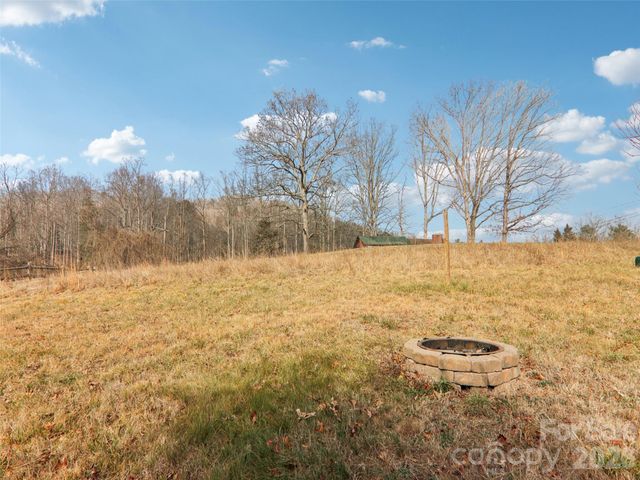 3195 N Clear Creek Road, Hendersonville, NC 28792