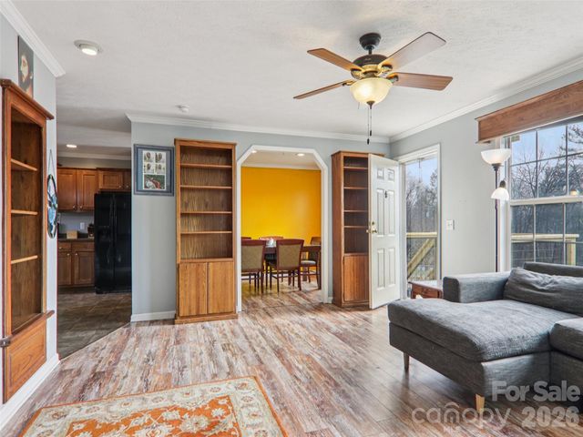 3195 N Clear Creek Road, Hendersonville, NC 28792