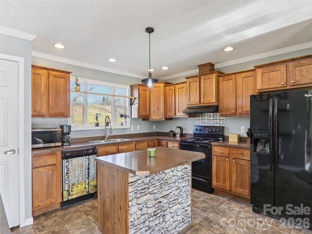 3195 N Clear Creek Road, Hendersonville, NC 28792