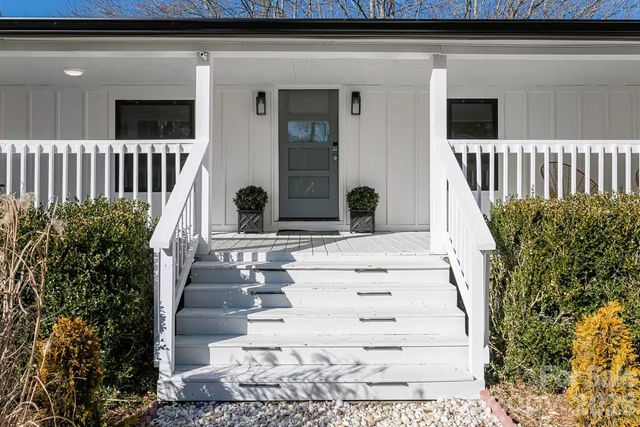 2 Shady Oak Lane, Arden, NC 28704