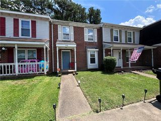446 Wayman LN, Virginia Beach, VA 23454