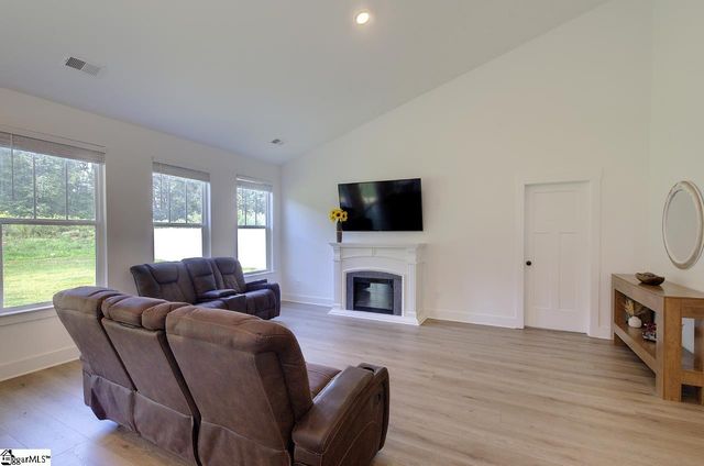 106 Moorish Circle, Fountain Inn, SC 29644