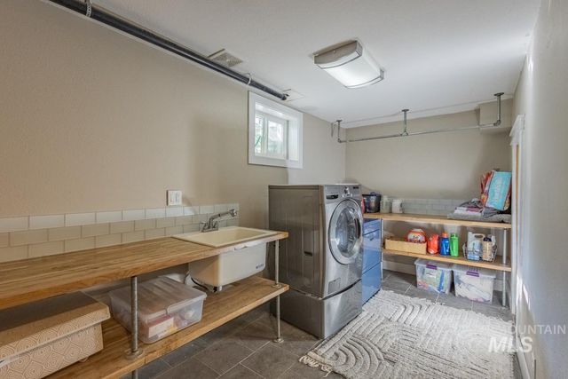 6701 W Kirkwood, Boise, ID 83709