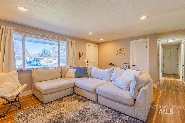 6701 W Kirkwood, Boise, ID 83709