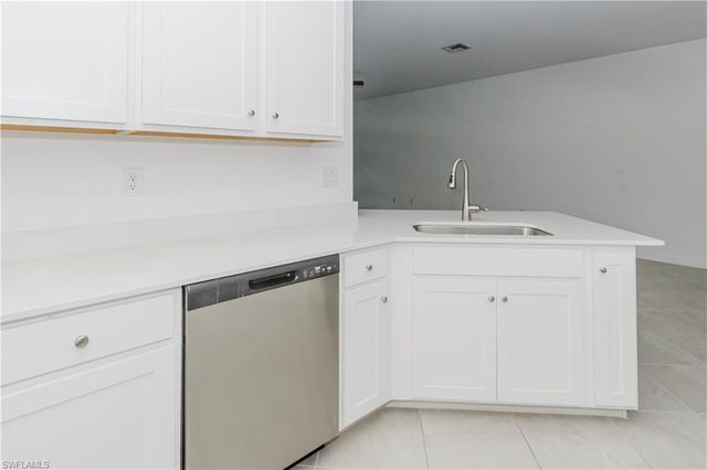 9099 Leatherwood LOOP, Lehigh Acres, FL 33936