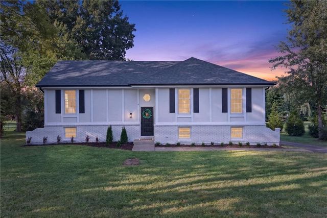 10610 W 170th Terrace, Overland Park, KS 66221