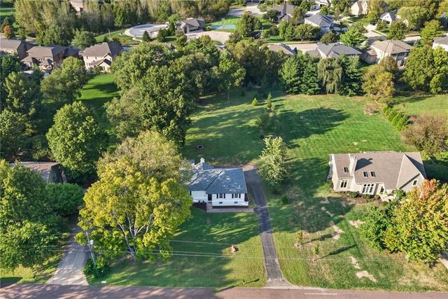 10610 W 170th Terrace, Overland Park, KS 66221