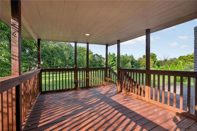 10610 W 170th Terrace, Overland Park, KS 66221