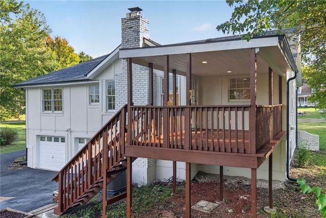 10610 W 170th Terrace, Overland Park, KS 66221