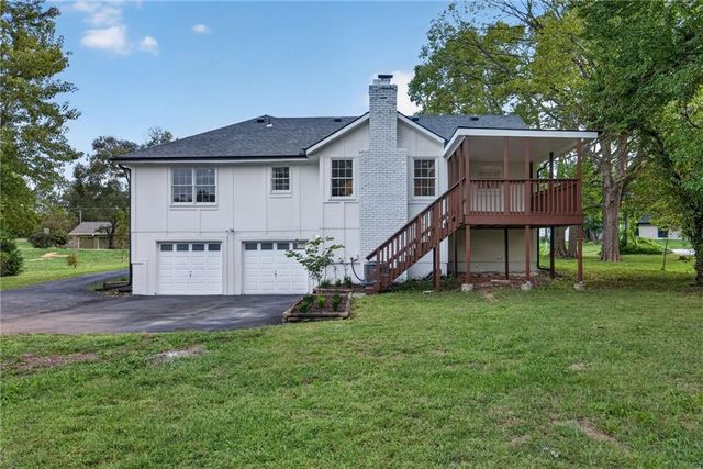 10610 W 170th Terrace, Overland Park, KS 66221