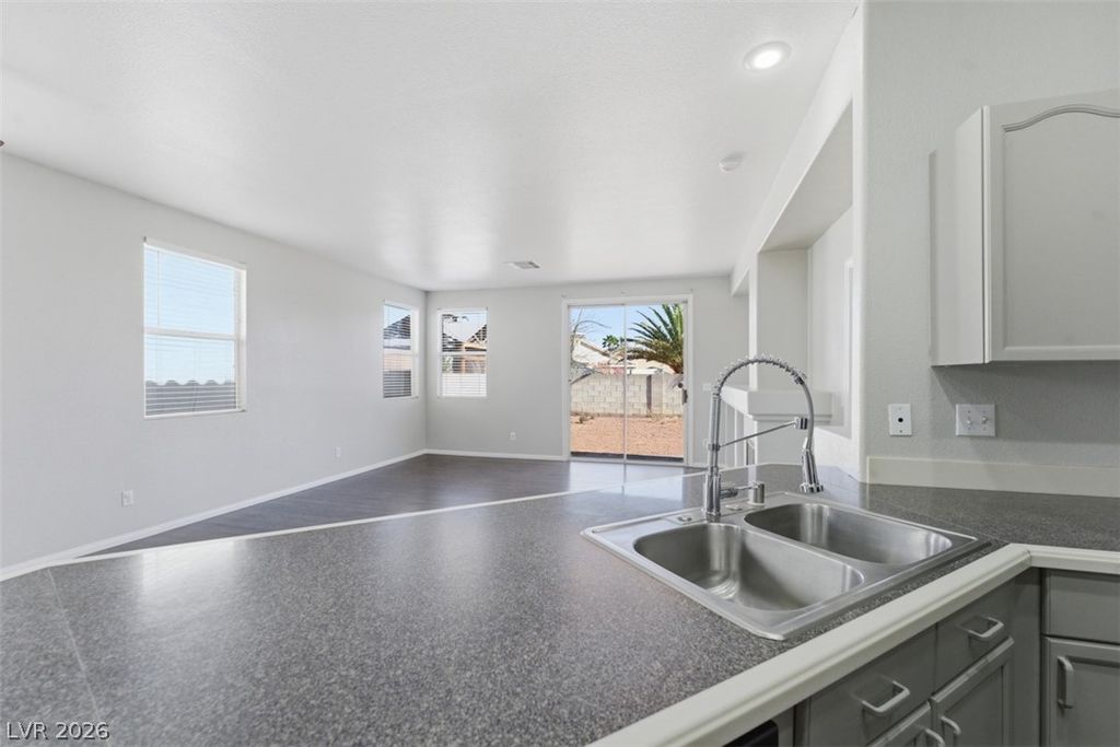 Image 7 of property listing at 1190 Stormy Valley Road, Las Vegas, NV 89123