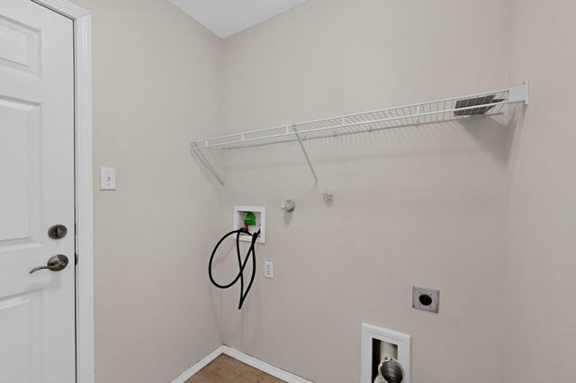 2756 Butch Cassidy Drive SW, Albuquerque, NM 87121
