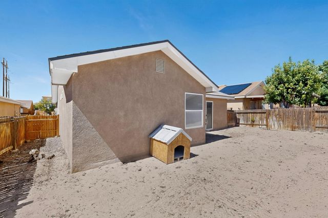 2756 Butch Cassidy Drive SW, Albuquerque, NM 87121