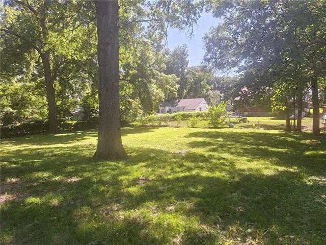 12519 E 41st Terrace, Independence, MO 64055