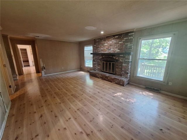 12519 E 41st Terrace, Independence, MO 64055